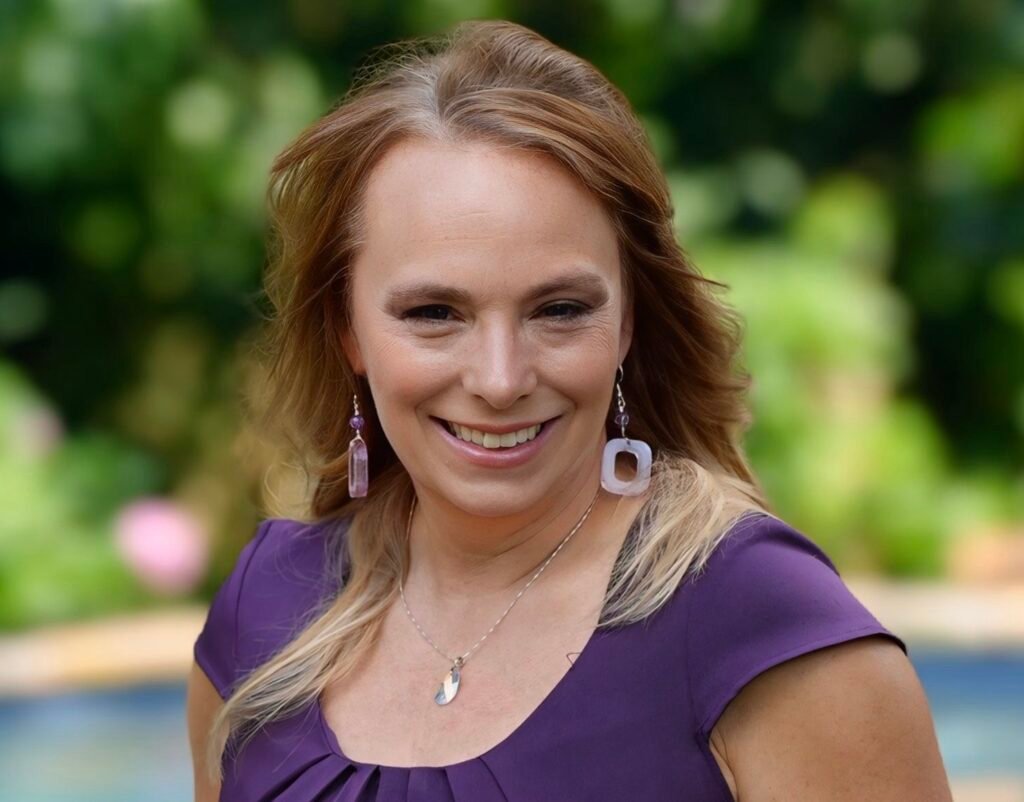 Laura Cawthern head shot